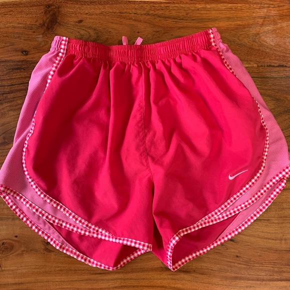 Nike Pants - Women’s Nike dry fit shorts
